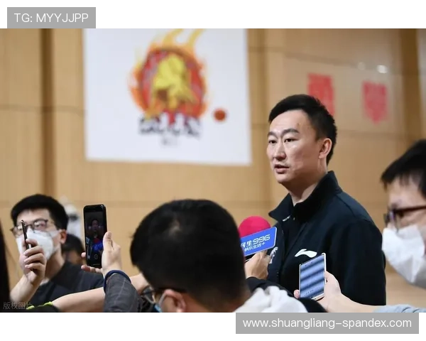 刘维伟透露开拓者教练组认可瀚森成长并制定长期培养核心计划 刘维伟透露开拓者教练组认可瀚森成长并制定长期培养核心计划